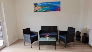 Beautiful 3 Room big Apartment with kitchen and Balcony