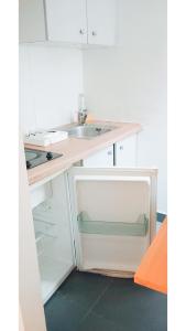 Po1-TPSA17-3D- ROOM Porte maron