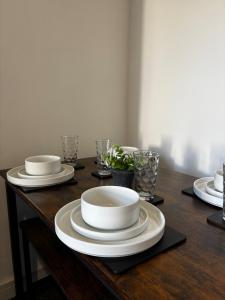 3-Bed Home, Perfect for Contractors, Nearby Local Pub