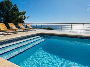 Seaview 6br villa with private pool
