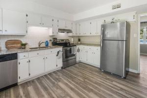 Townhomes Near the Bay - #8