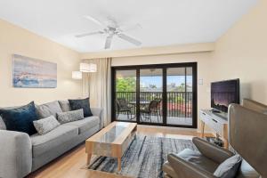 Scenic Resort Views From This 3rd Floor Deluxe Condo - 4hvězdičkové hotely ve městě Naples