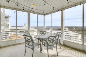 Sunrise Views and Pool Access Table Rock Lake Condo