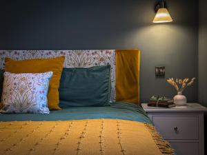 Converted Welsh Sunday School with Sea View & Garden on Anglesey - Dog Friendly