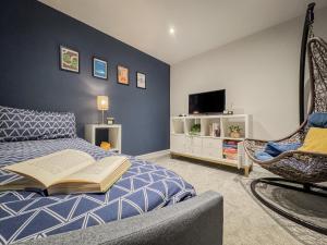 Converted Welsh Sunday School with Sea View & Garden on Anglesey - Dog Friendly