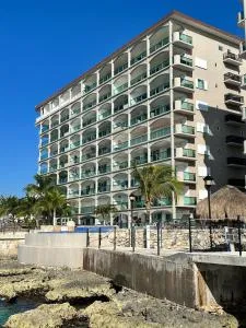 The Queen of Cozumel - Urban Empire En-suite City View - for Couples in Mind - Banco Playa