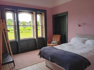 Upper East Wing Apartment in Richmond House