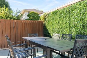 Luxury Designer Home Theatre Games & BBQ Grill