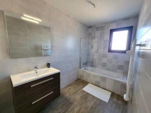 Cottage de Villepey, villa near beach, swimming pool