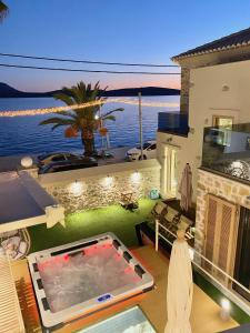 Villasonboard Rock Villa 3 Bed, 3 Bath, Jacuzzi, Seaside Ermioni