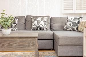 Unique 2BR Duplex, Garden & Parking, 7min Woodgreen St