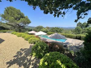 Villa 4 chambres avec piscine privée dans la verdure - FR-1-726-36