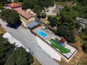 Holiday home in Šušnjevica with swimming pool - Gromnik
