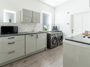 Tettenhall Lodge Apartment
