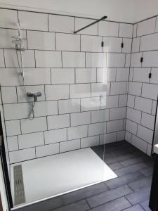 Appartement spacieux dans Villa Prasada près du lac et du village, avec belle vue