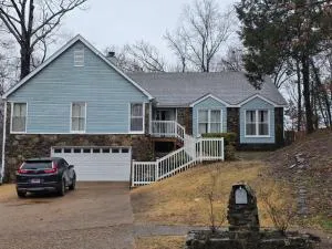 6BR in Suburban area close to Freeway and Galeria - Cordova