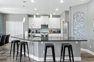 Private Pool, Spa, Game Room & Theme Park Magic