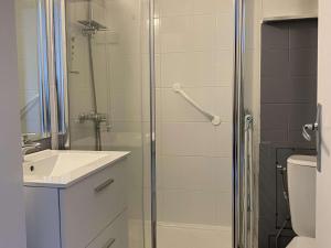 T1 avec terrasse, parking & climatisation à Balaruc-les-Bains - FR-1-553-283