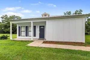 Country Living with Fishing Lake and Bright Stars - Lucedale