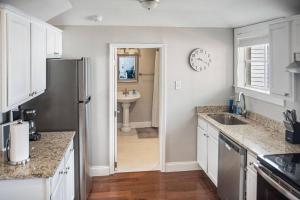 Old Dauphin Way Historic Home - Unit 1