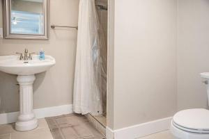 Old Dauphin Way Historic Home - Unit 1