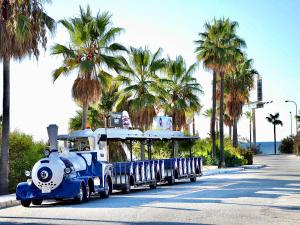Marina IV Relax & Unwind with Sea Views, Pools & BBQ Beachfront in Mijas Costa & Fuengirola