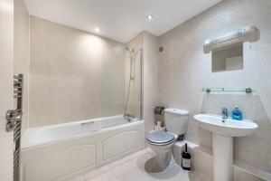 1 bed free parking from Tube station to Wembley Stadium in 14 minutes