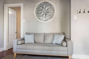 Old Dauphin Way Historic Home - Unit 4