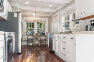 Old Dauphin Way Historic Home - Unit 5