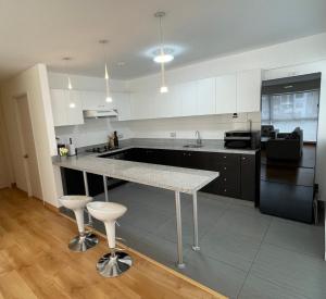 Miraflores 1 or 2 Bedrooms Executive Apartment