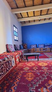 LA PETITE MAISON DU LAC IRIKI