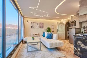 Amwaj Apt - Beachfront Paradise Charming 1BR with Ocean Views