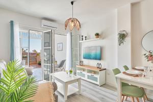 FARO I Lovely Apartment with Sunny Terrace, Barbacoa Pet Friendly in Mijas Costa & Fuengirola