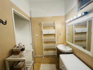 Wood & Moss Apartment - Central - Free Parking - Nice Garden