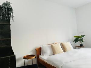 Wood & Moss Apartment - Central - Free Parking - Nice Garden