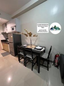 1BR luxury bed, movie room, swimming pool access