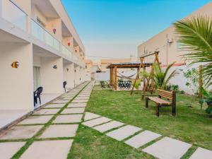 Apartamento 6 Com 2 Suítes, Piscina e 450m da Praia