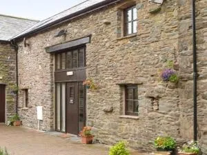 Mount Cottage nestled in the hills of the Lake District and Yorkshire Dales - Gaisgill