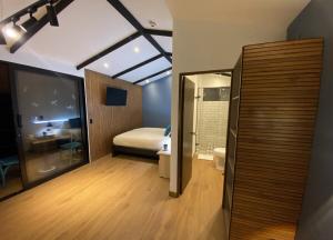 Luxury Cabin in the Forest