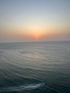 HERMOSO APARTAMENTO VISTA AL MAR PALMETTO SUNSET-El Laguito