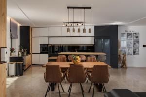 Opatija Luxury Seaview Penthouse with private parking, terrace, barbecue & more