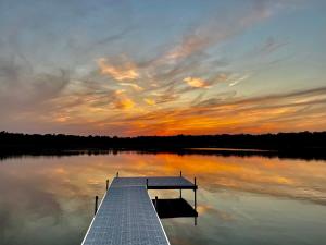 Snug Cabin with Hiking Trail and Private Lake Access