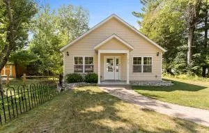 Large Open Floor Home with Fire Pit on the Lake - Grand Junction