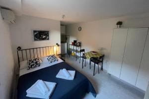 Apartments with parking space Omis - 23914