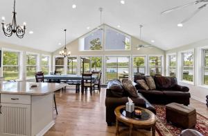 Lakefront Tranquility Spacious Retreat Sleeps 14