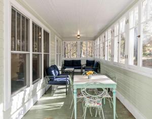 Impressive Dual Woods and Lake Homes That Sleep 32