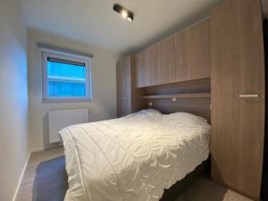 Apartment in Nieuwpoort with Pool Access