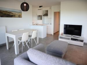 Apartment in Nieuwpoort with Pool Access