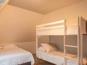 Spacious Seaside Apartment