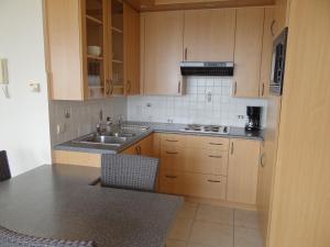 Sunlit Apartment Near Beach